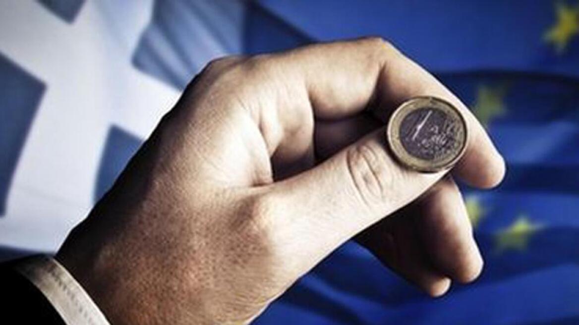 Guardian: Άστε την Ελλάδα να φύγει από το ευρώ, λένε οι αγορές 